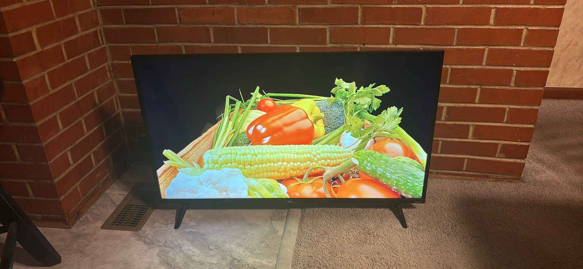 TCL - 40" Class 3-Series LED Full HD Smart Roku TV