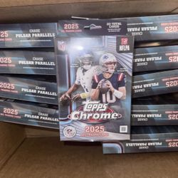 2025 Topps Chrome Football Hanger 
