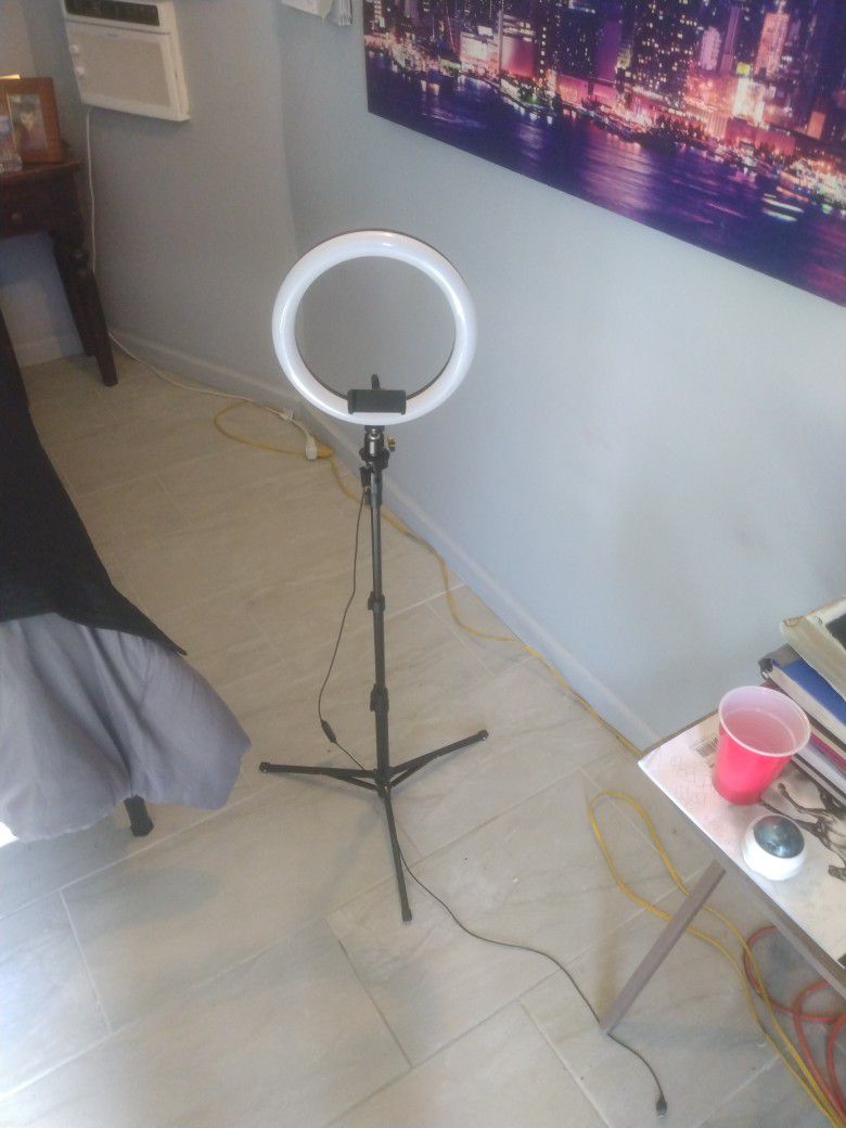 Cool Light Stand  With Phone Stand Attachment