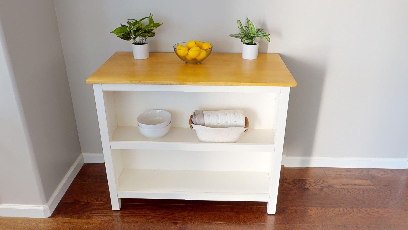 Storage Bar with Leg Room used for Staging