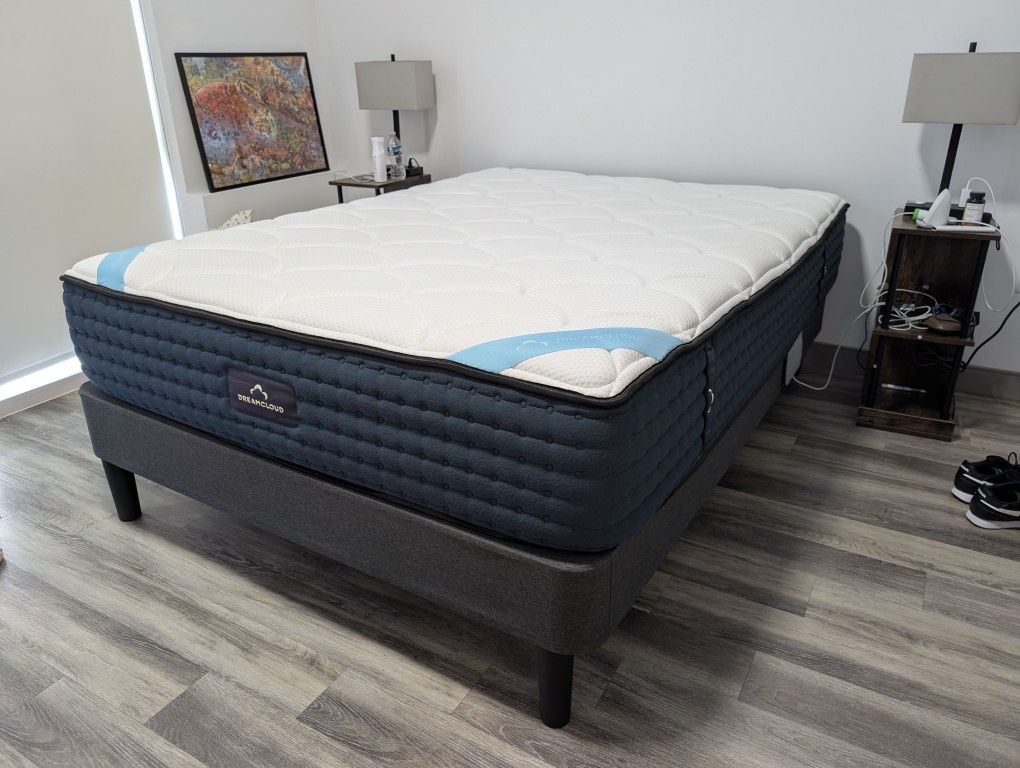 DreamCloud Premier Memory Foam Queen Size