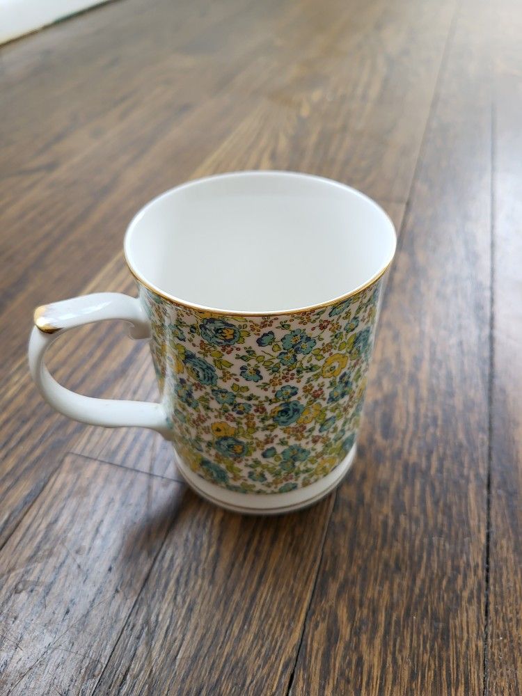 12 Beaitiful Tea Cups