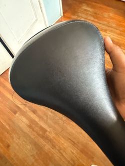 Throne seat