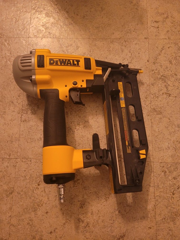 Dewalt 16GA Straight Finish Nailer Air New $ 120 Firm Cash Olny