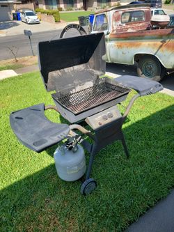 Char-Broil Propane Gas Grill with Tank