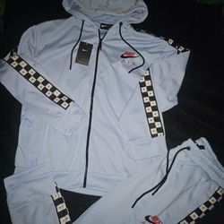Nike Activewear Sweatsuit (Small)