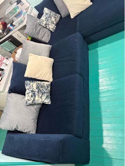 Sectional couch