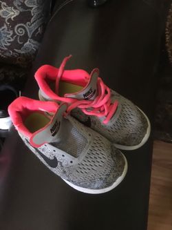 Little girls tennis shoes
