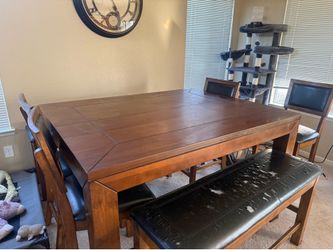 Dining room set seats 8