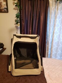 Rolling pet carrier backpack