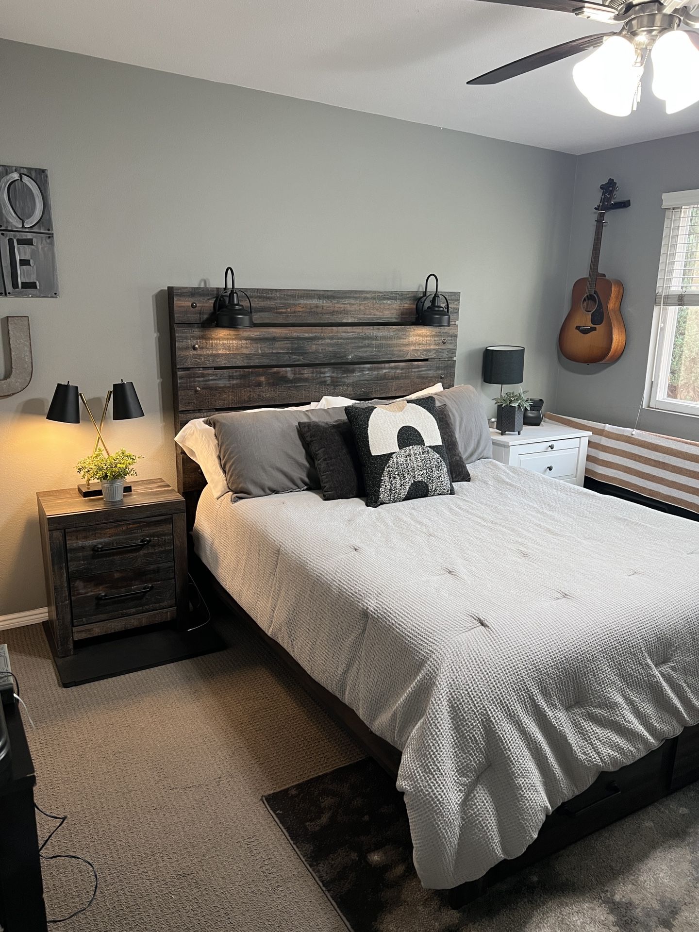 Bedroom Set (Queen Size Bed)