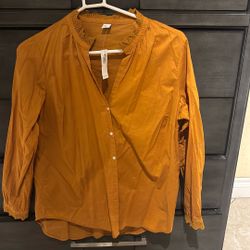 Old Navy women’s shirt – brand new with tags, size Medium.