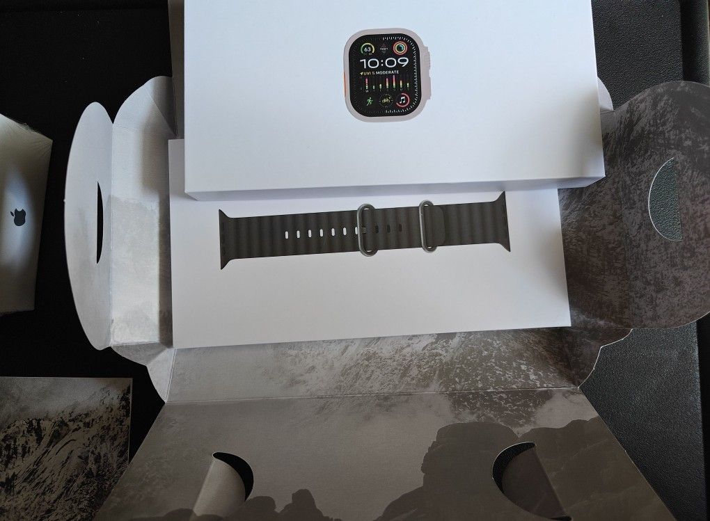 Apple Watch Ultra 2 49mm Titanium Black/Beige