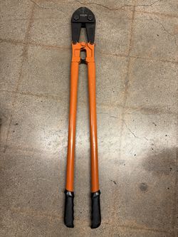 Bolt cutters