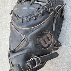 Wilson A1K Baseball Catcher Glove In Nice Condition 33” Have More Equipment Available 