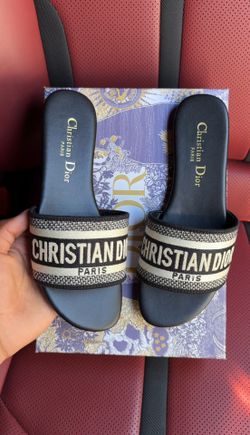 CHRISTAIN DIOR