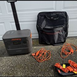 Jackery Generator with Solar Panels