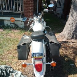 V Star Motorcycle Clean Title And Tarp 