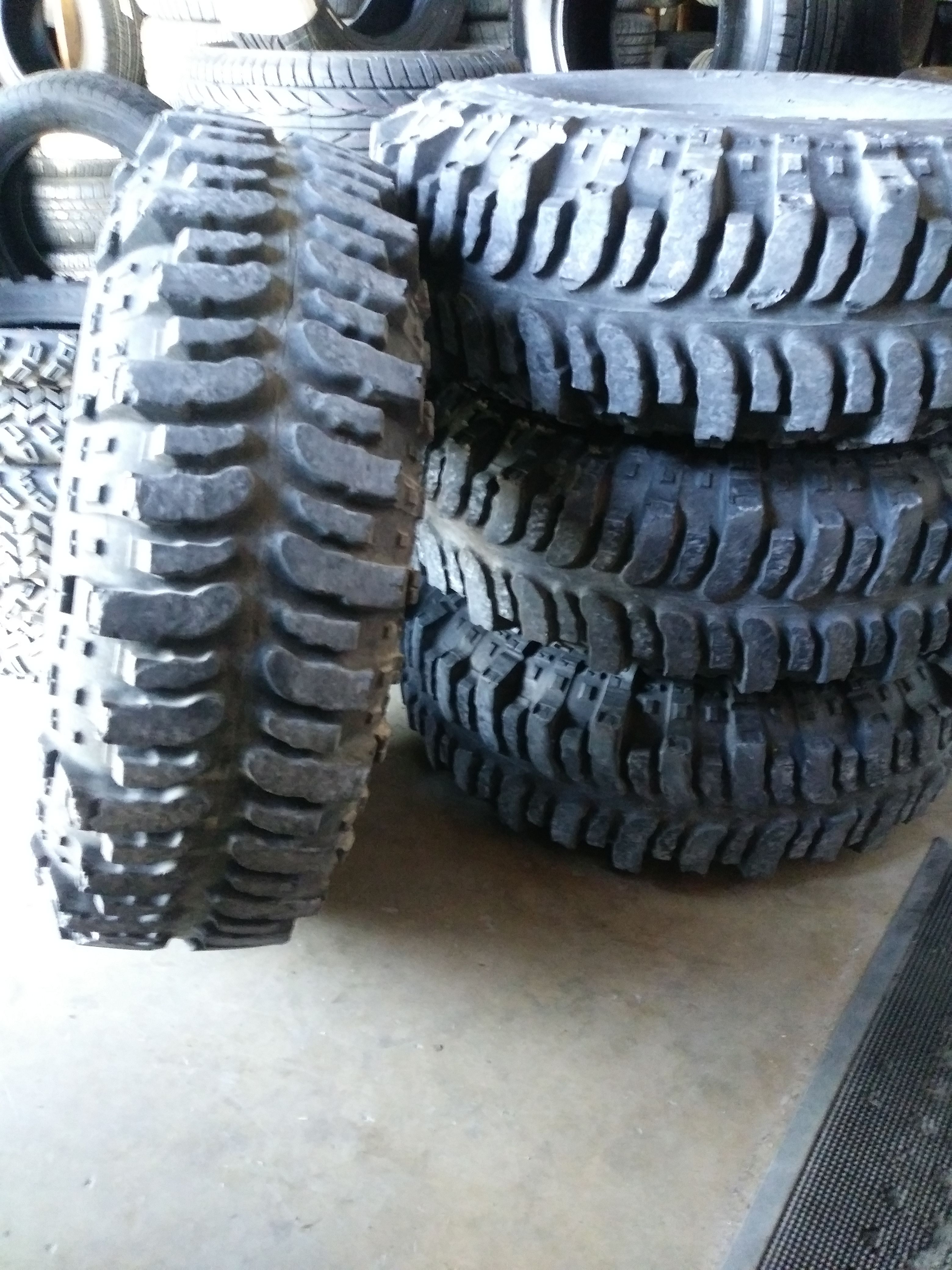 Tires 38.5 x11.00-15. Super swamper TSL Bogger