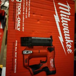 Milwaukee M12 12-Volt 23-Gauge Lithium-Ion Cordless Pin Nailer (Tool-Only)
