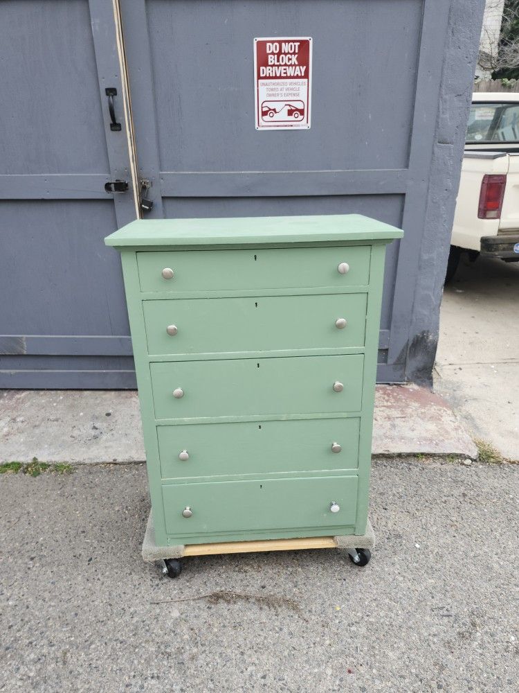 Solid Wood 5 Drawer Dresser