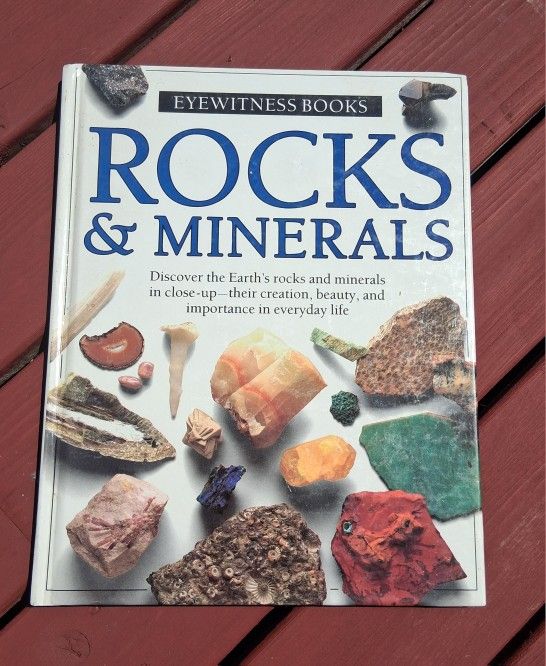 Vintage 1988 Rocks & Minerals Book Details Descriptions Pictures Volcano Stones Seashore Pigment Fossils