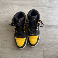 Jordan 1 Mid