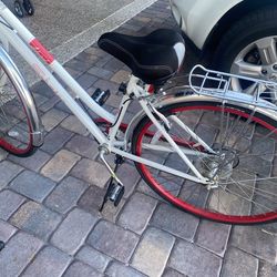 Swing Girls Bike great condition  It Looks New