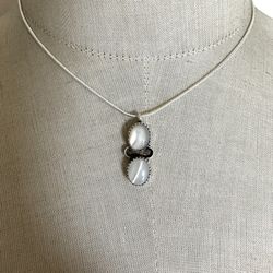 Sterling Silver Mother  Of Pearl Pendant Necklace 