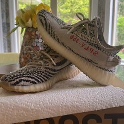 Zebra Yeezy Size 6 1/2