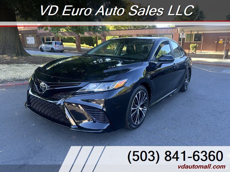 2020 Toyota Camry SE