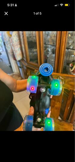 New kids Roller Skates with Light up Wheels