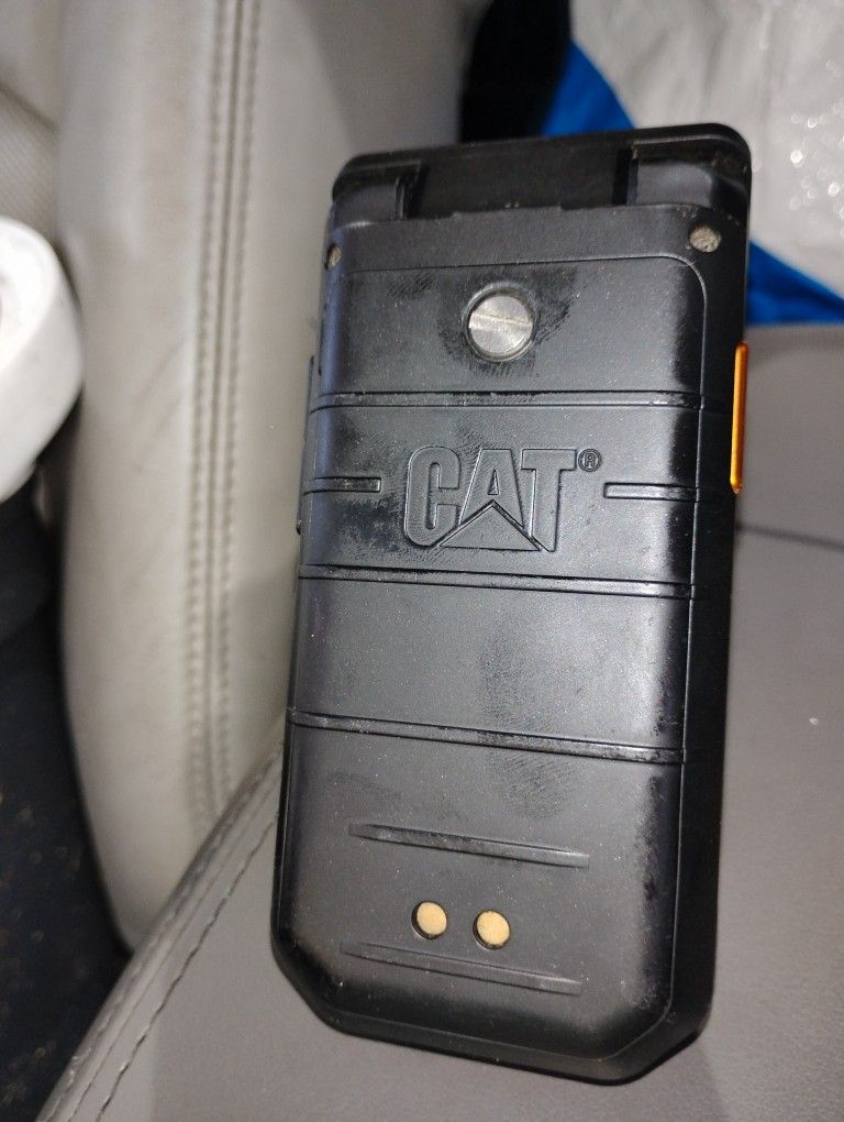 Caterpillar 22 Flip Phone