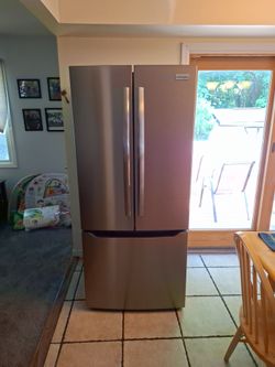 Frigidaire Gallery refrigerator- like new!