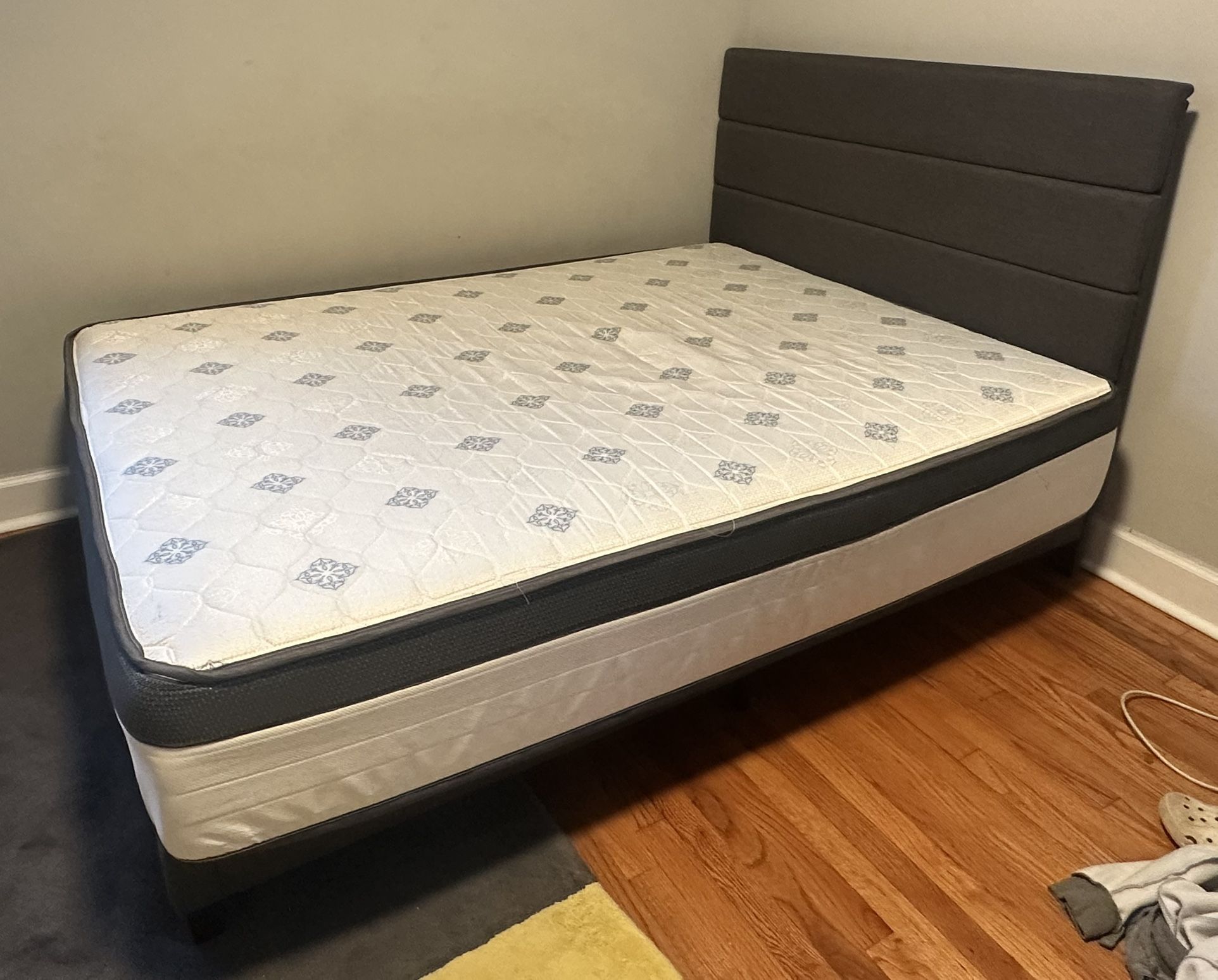 Bed  Like New With Mattress 