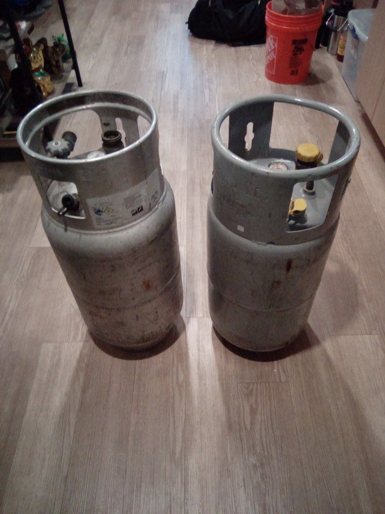 Forklift Tanks