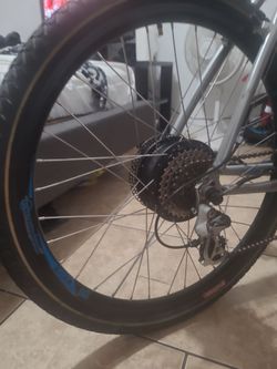 26 in with rim and tire DasKit 48v 500w rear hub motor with 8 speed cassette