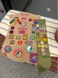Vintage Boy Scouts of America Patch & Merit Badge Collection  Vintage Boy Scouts of America patch and merit badge collection featuring a large assortm