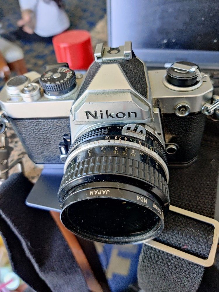 Nikon FE Pristine Condition + Nikor 50mm Lens