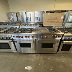 WOLF 60” STAINLESS STEEL RANGE WITH 6 BURNERS / GRILL AND GRIDDLE