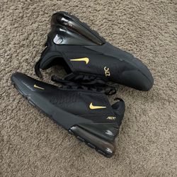 Nike 270s Black and Gold Size 8 Women 