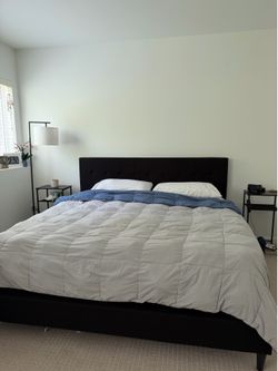 King Size - Upholstered Bed Frame with Square Tufted Headboard