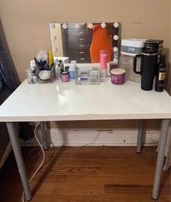 Vanity table & mirror
