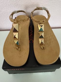 Vionic T-Strap Sandals with Pyramid Studs US size 11