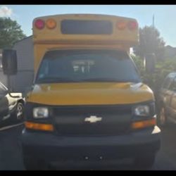 2009 chevrolet express 3500 bus