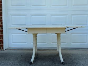 Vintage Duncan Phyfe table