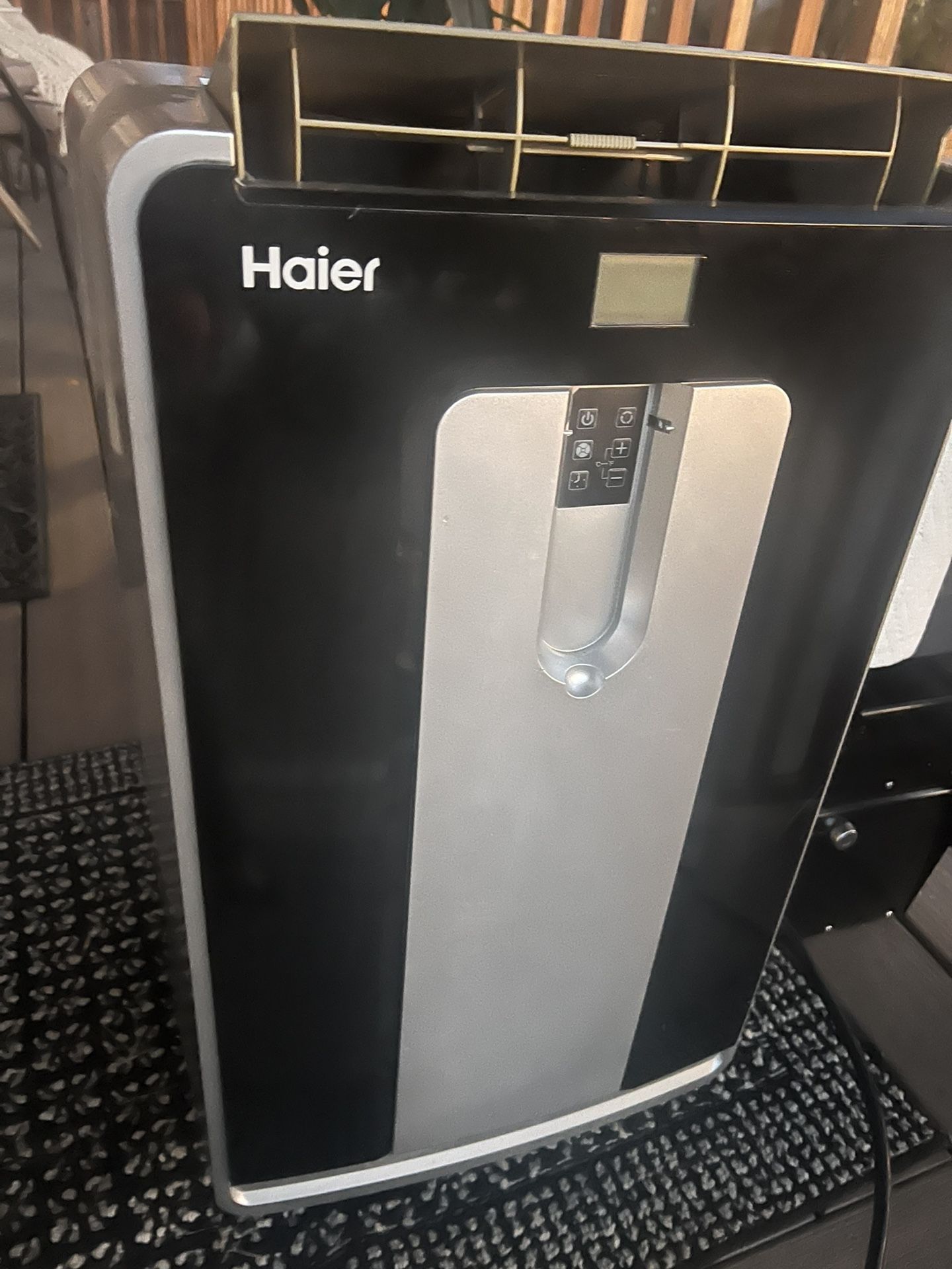 Haier Portable AC/Heater Unit