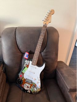 Squier Stratocaster Electric Guitar by Fender + Fender Frontman 10G Amp – Sunburst – Works Great