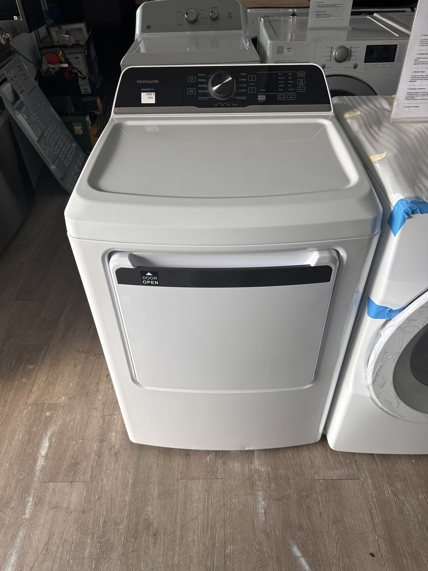 Frigidaire Electric Dryer (FLVE7523BW)