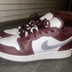Jordan 1 Lows Size 6